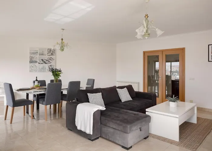 Spacious 3br With Terrace | Apartamento *