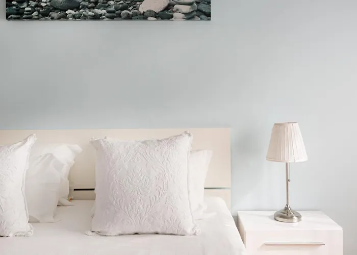 Spacious 3br With Terrace | Apartamento Cascaes
