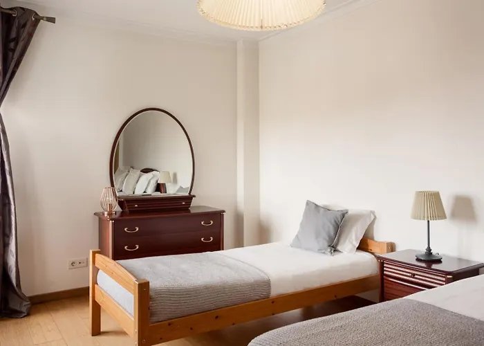 Spacious 3br With Terrace | Apartamento Cascaes