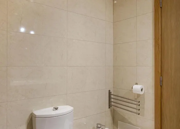 Spacious 3br With Terrace |