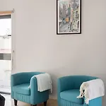 Spacious 3br With Terrace | Apartman
