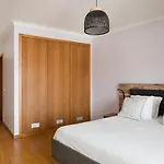 Spacious 3br With Terrace | * Cascais