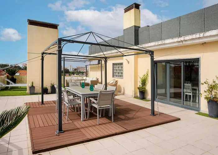 Spacious 3br With Terrace | * Cascais
