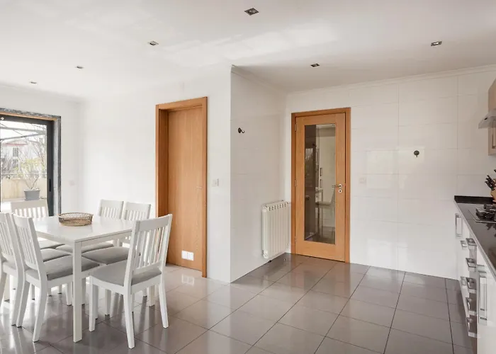 Apartment Spacious 3br With Terrace | *