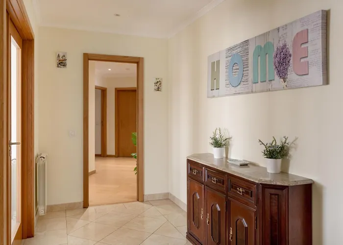 Spacious 3br With Terrace | * Cascais