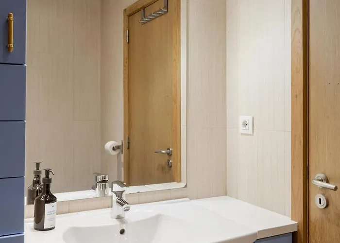 Spacious 3br With Terrace | Cascais