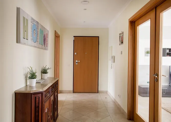 Spacious 3br With Terrace | Apartment Cascais