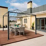 Spacious 3br With Terrace | * קסקאיס