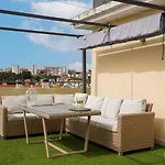 Spacious 3br With Terrace | דירה