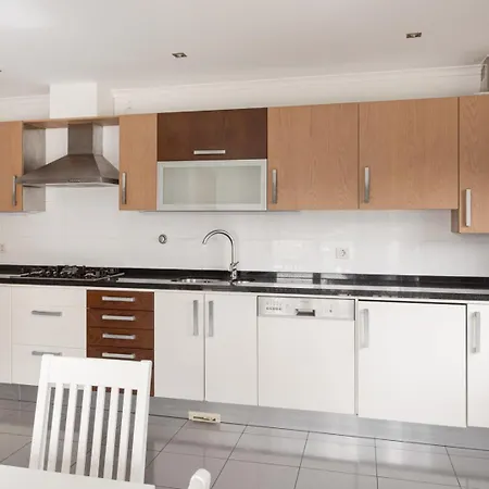 Spacious 3br With Terrace | Apartment