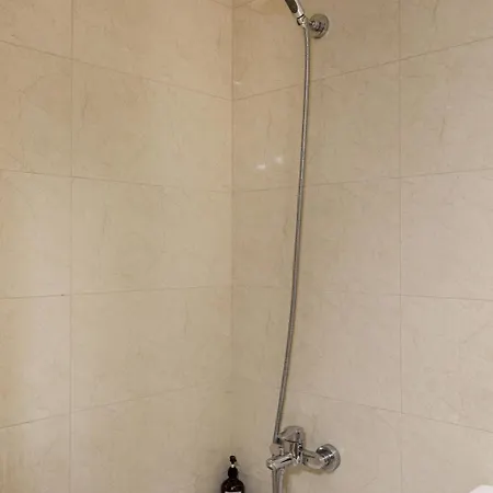Spacious 3br With Terrace |